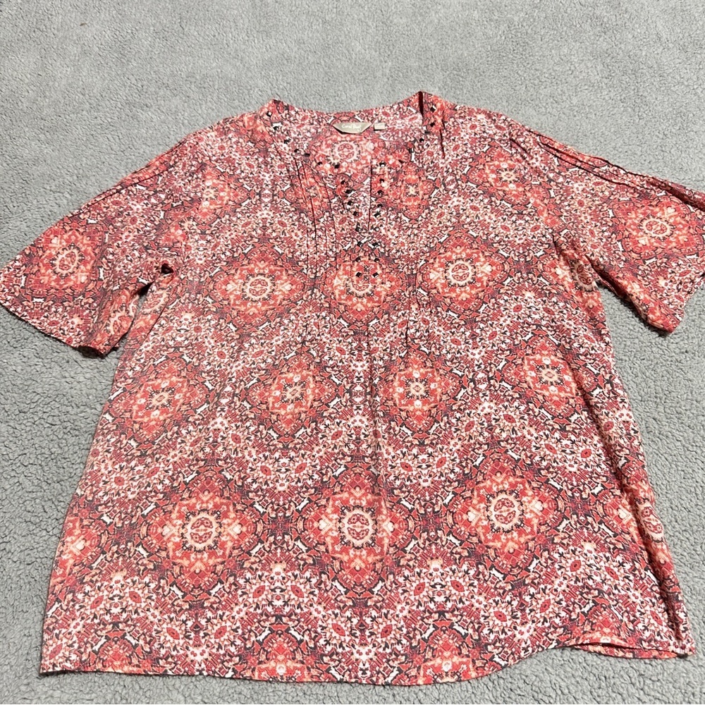 Coral Bay red geometric short sleeve top stud detail size M rayon blend